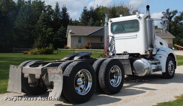 image for item MH9145 2007 Peterbilt 386  semi truck