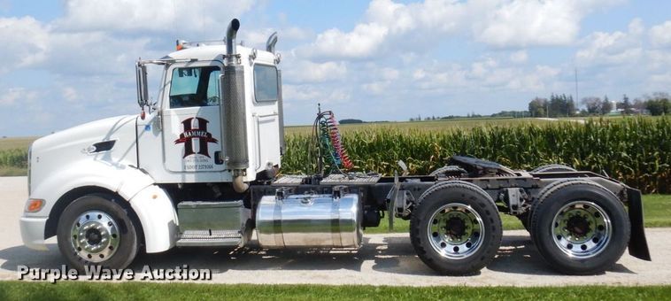 image for item MH9145 2007 Peterbilt 386  semi truck