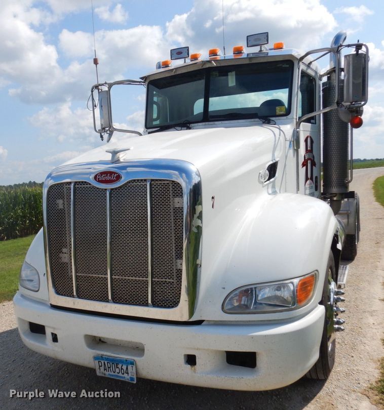 image for item MH9145 2007 Peterbilt 386  semi truck