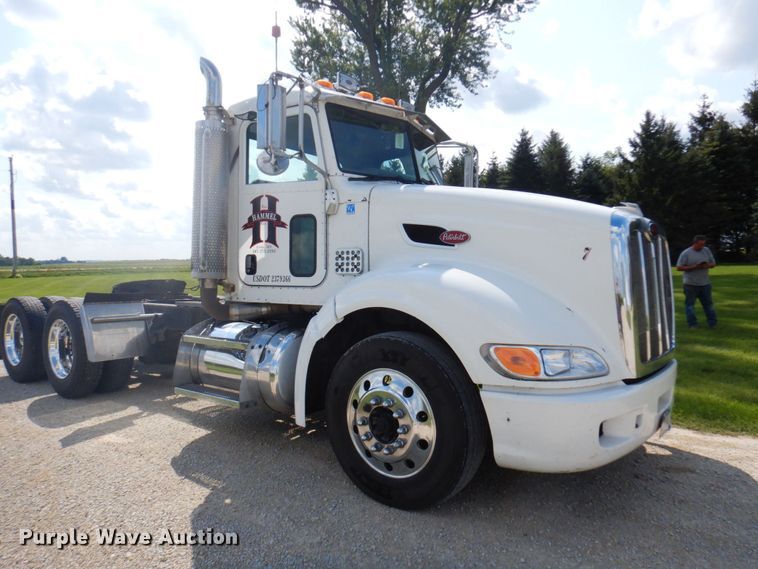 image for item MH9145 2007 Peterbilt 386  semi truck