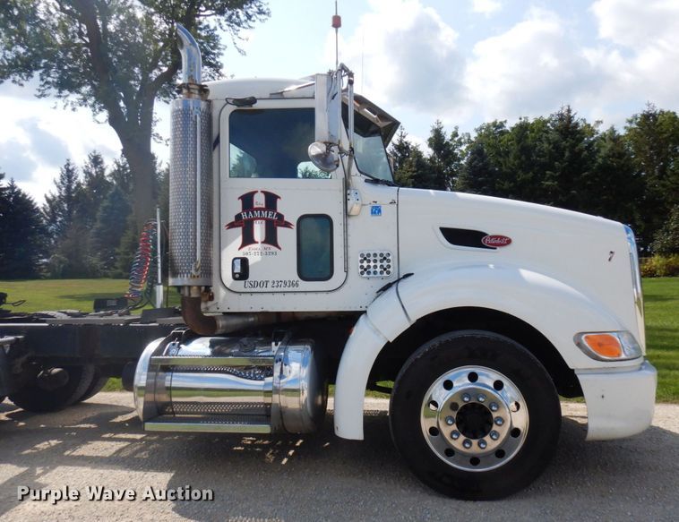 image for item MH9145 2007 Peterbilt 386  semi truck