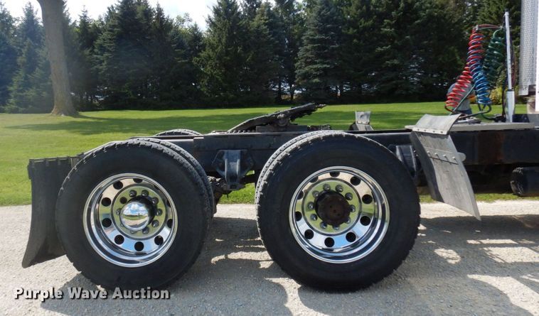 image for item MH9145 2007 Peterbilt 386  semi truck