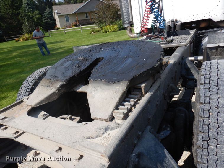 image for item MH9145 2007 Peterbilt 386  semi truck