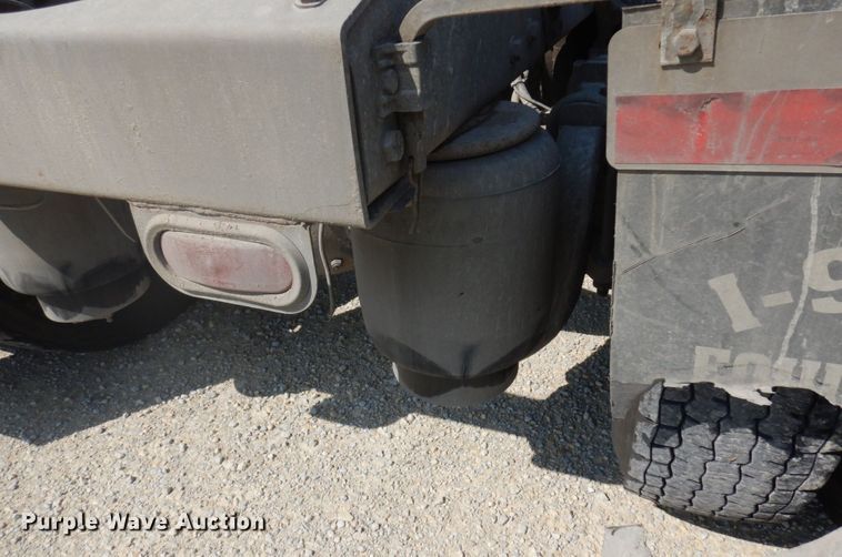 image for item MH9145 2007 Peterbilt 386  semi truck