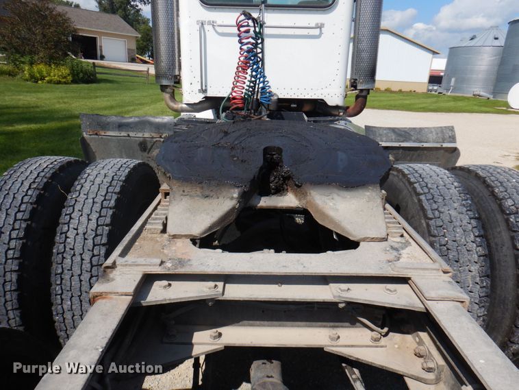 image for item MH9145 2007 Peterbilt 386  semi truck