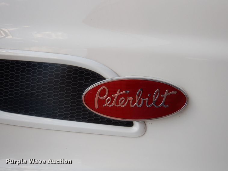 image for item MH9145 2007 Peterbilt 386  semi truck