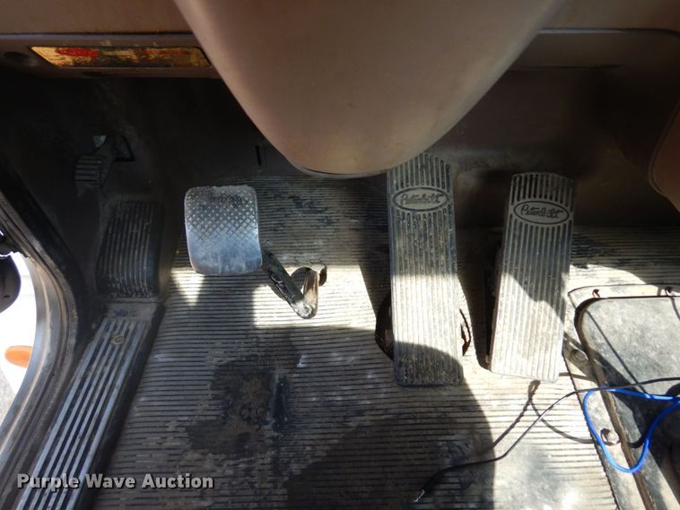 image for item MH9145 2007 Peterbilt 386  semi truck