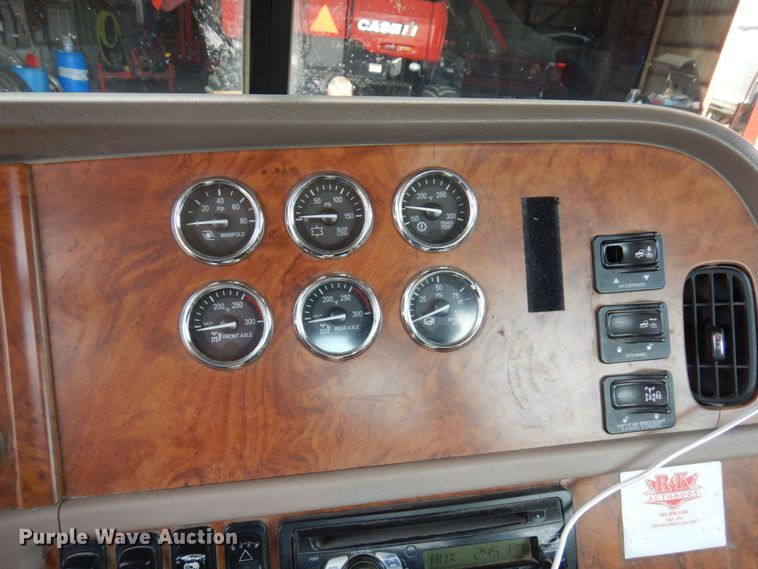 image for item MH9145 2007 Peterbilt 386  semi truck