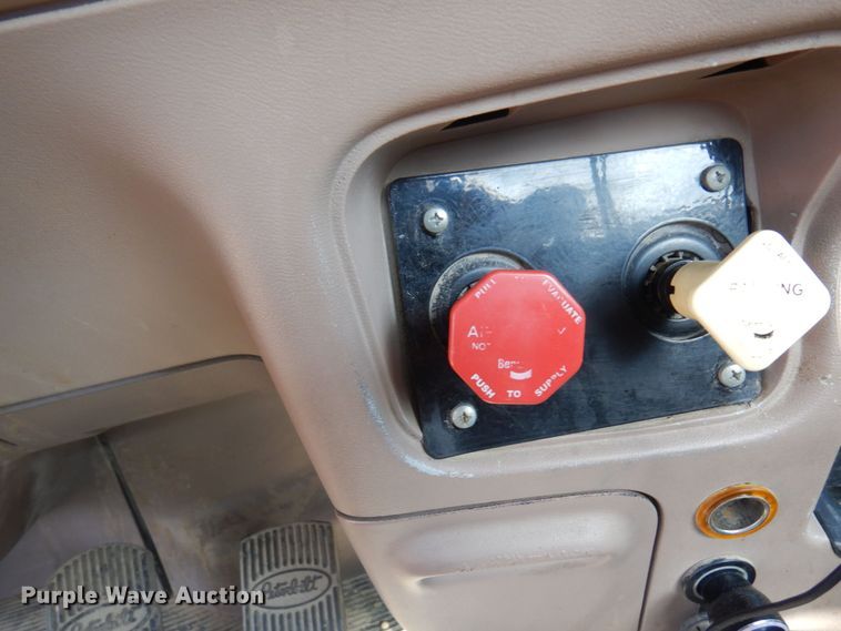 image for item MH9145 2007 Peterbilt 386  semi truck