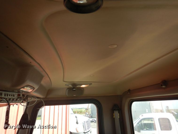 image for item MH9145 2007 Peterbilt 386  semi truck