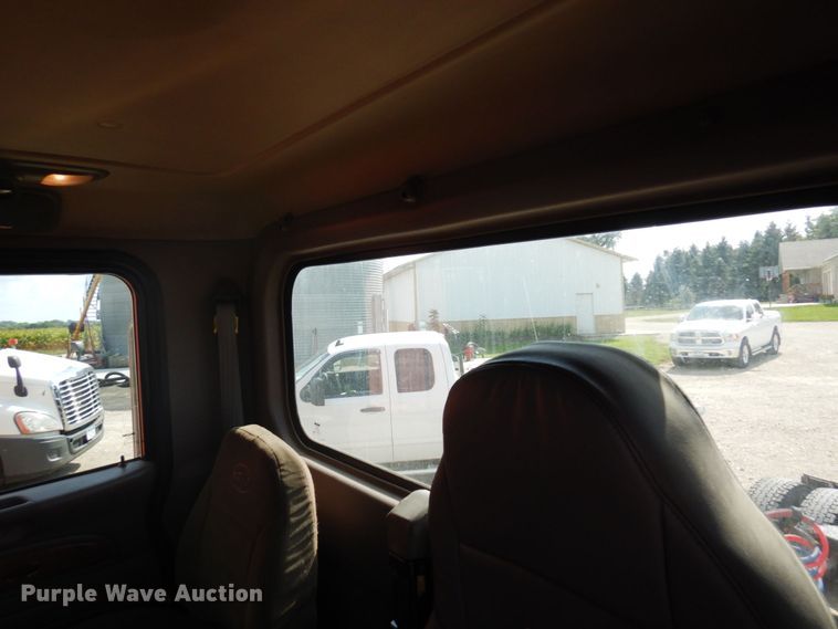 image for item MH9145 2007 Peterbilt 386  semi truck