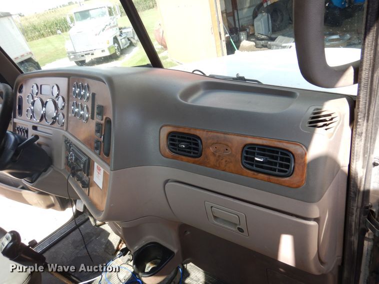 image for item MH9145 2007 Peterbilt 386  semi truck