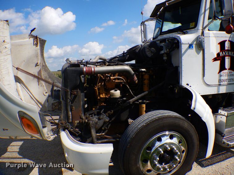 image for item MH9145 2007 Peterbilt 386  semi truck