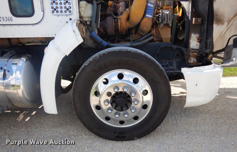 image for item MH9145 2007 Peterbilt 386  semi truck