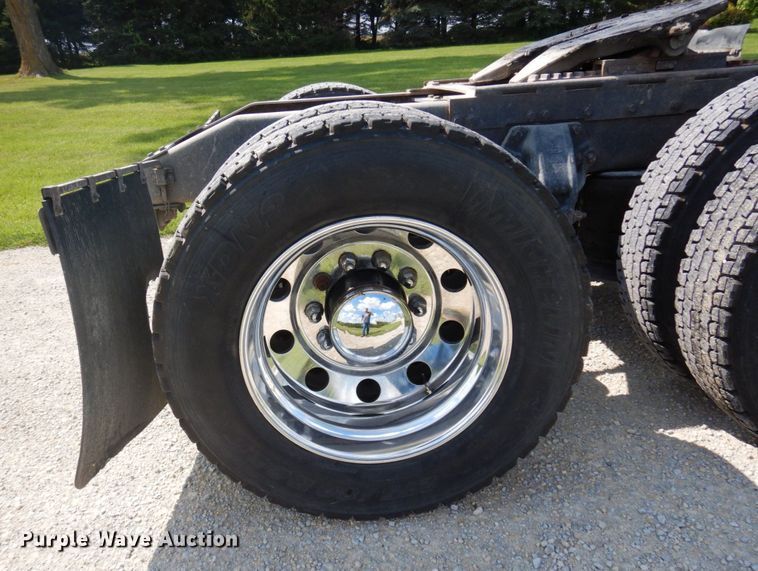 image for item MH9145 2007 Peterbilt 386  semi truck