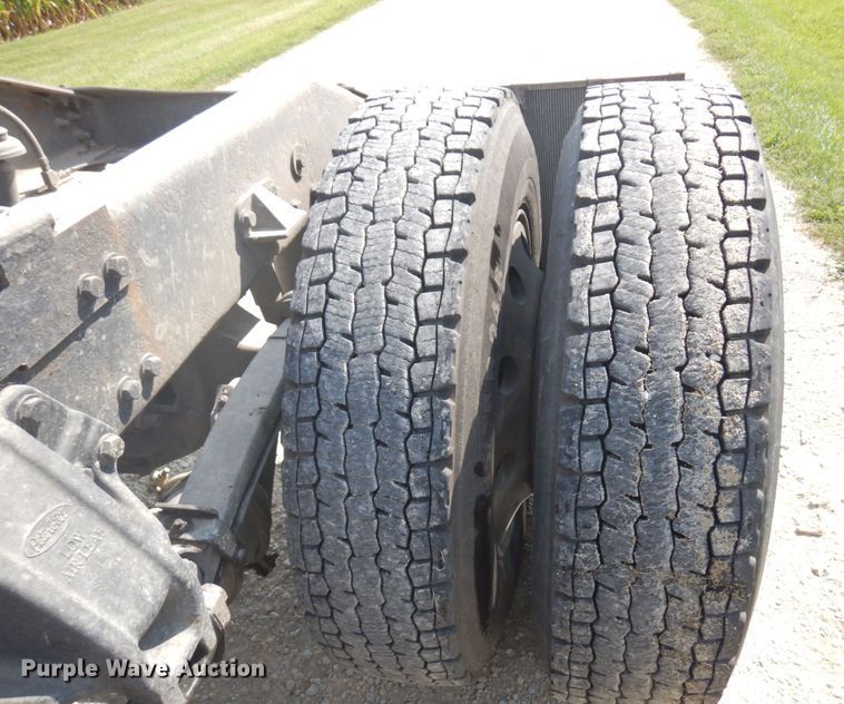 image for item MH9145 2007 Peterbilt 386  semi truck