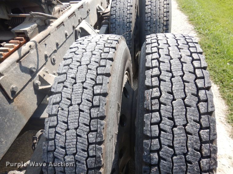 image for item MH9145 2007 Peterbilt 386  semi truck