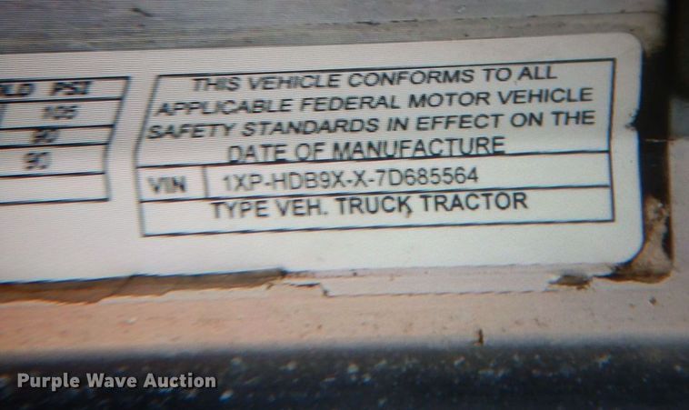 image for item MH9145 2007 Peterbilt 386  semi truck