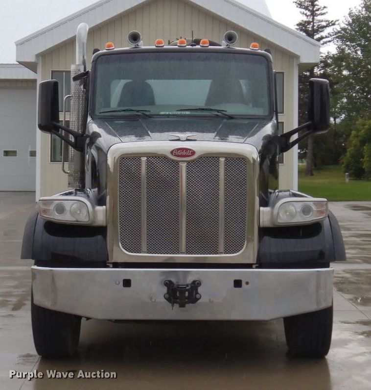 image for item MH9154 2017 Peterbilt 567  vacuum truck