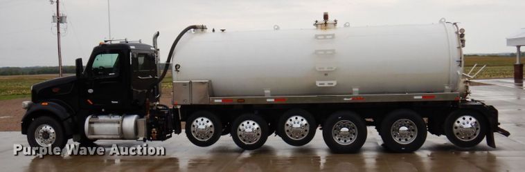 image for item MH9154 2017 Peterbilt 567  vacuum truck