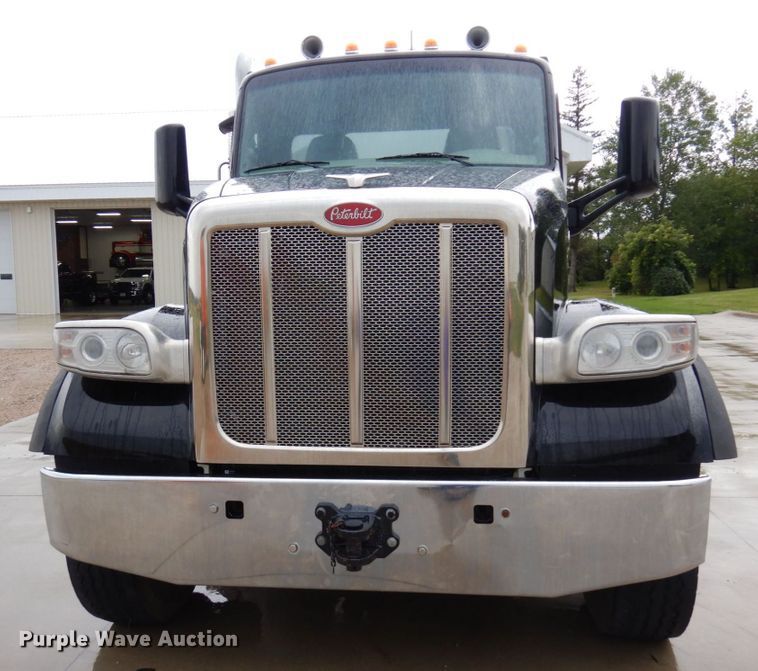 image for item MH9154 2017 Peterbilt 567  vacuum truck