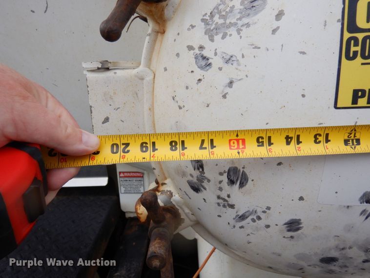 image for item MH9154 2017 Peterbilt 567  vacuum truck