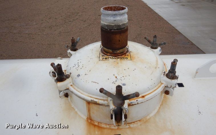 image for item MH9154 2017 Peterbilt 567  vacuum truck