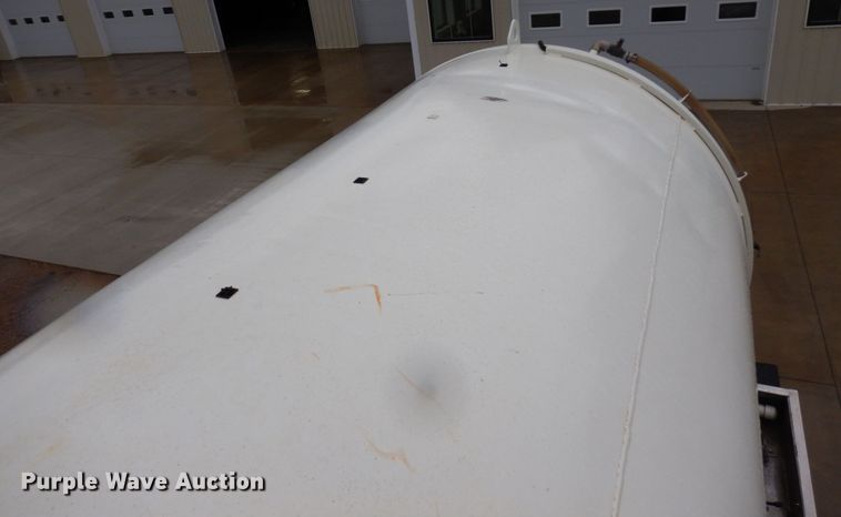 image for item MH9154 2017 Peterbilt 567  vacuum truck