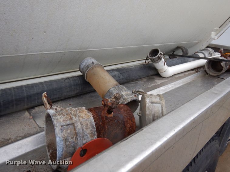 image for item MH9154 2017 Peterbilt 567  vacuum truck