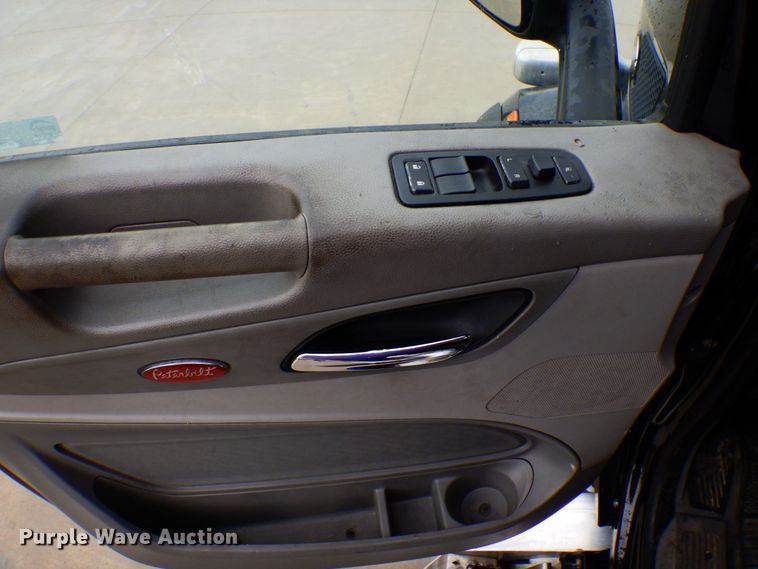 image for item MH9154 2017 Peterbilt 567  vacuum truck