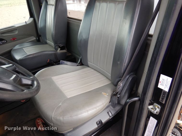 image for item MH9154 2017 Peterbilt 567  vacuum truck