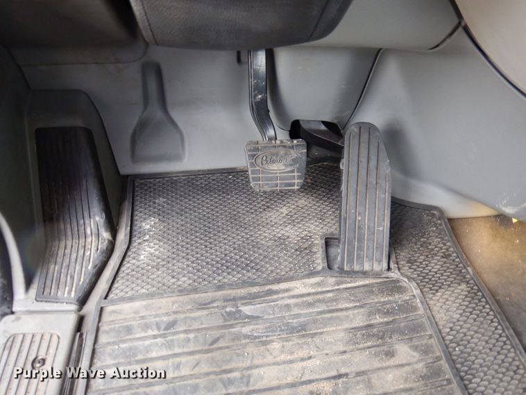 image for item MH9154 2017 Peterbilt 567  vacuum truck