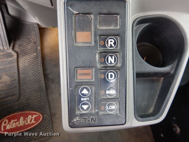 image for item MH9154 2017 Peterbilt 567  vacuum truck