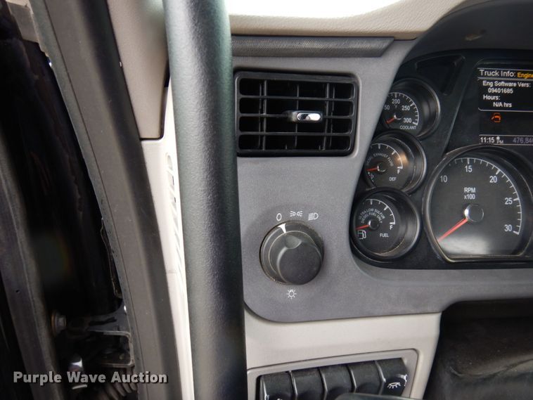 image for item MH9154 2017 Peterbilt 567  vacuum truck