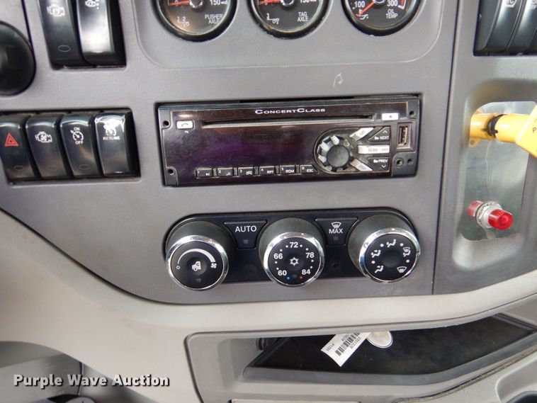 image for item MH9154 2017 Peterbilt 567  vacuum truck