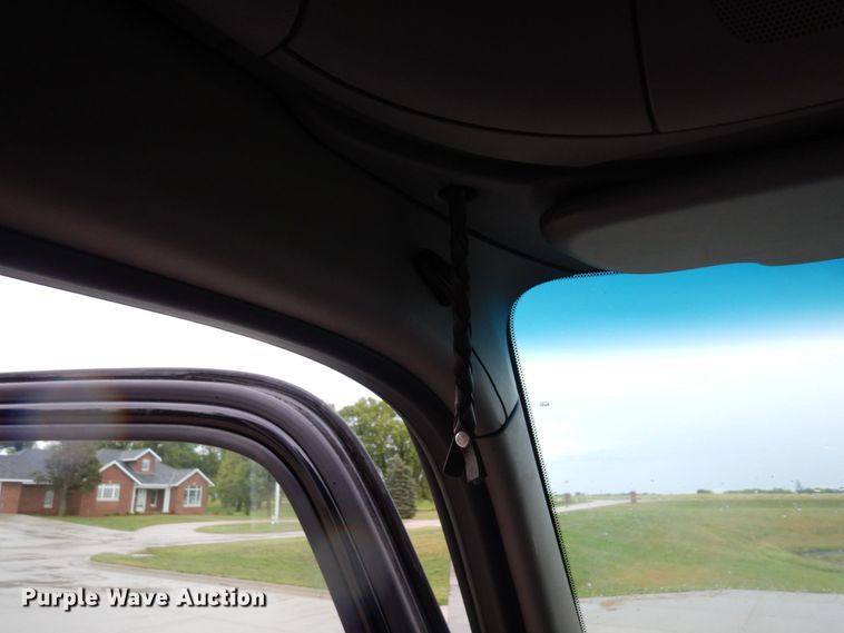 image for item MH9154 2017 Peterbilt 567  vacuum truck