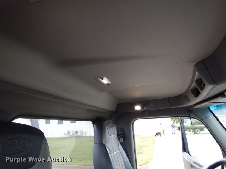 image for item MH9154 2017 Peterbilt 567  vacuum truck