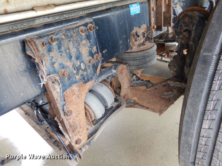 image for item MH9154 2017 Peterbilt 567  vacuum truck