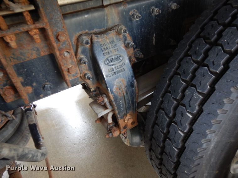 image for item MH9154 2017 Peterbilt 567  vacuum truck