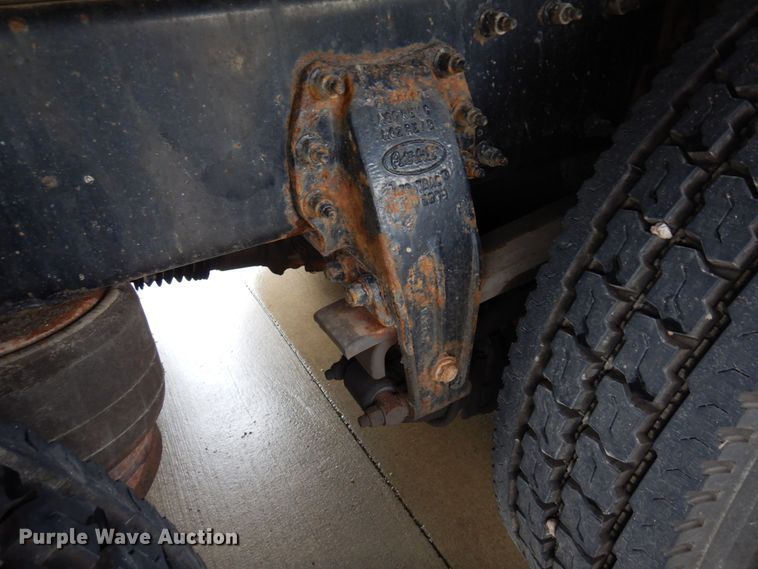 image for item MH9154 2017 Peterbilt 567  vacuum truck