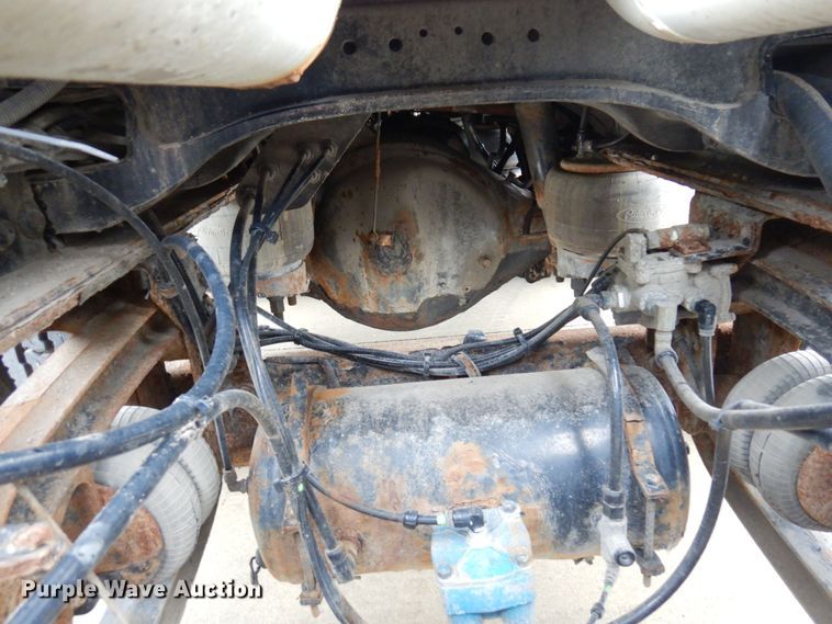 image for item MH9154 2017 Peterbilt 567  vacuum truck