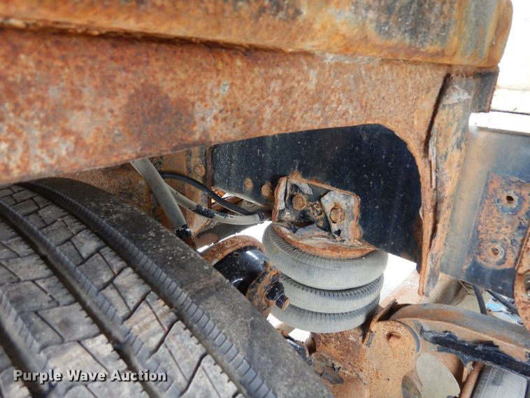 image for item MH9154 2017 Peterbilt 567  vacuum truck