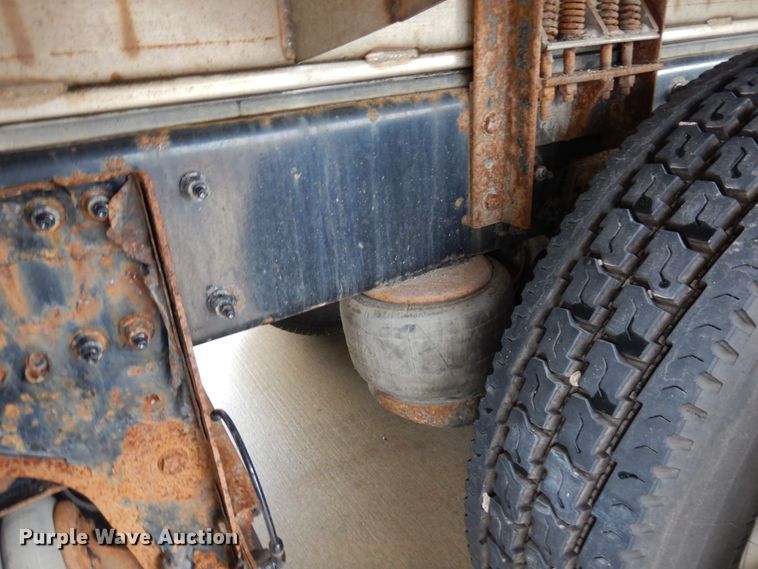 image for item MH9154 2017 Peterbilt 567  vacuum truck