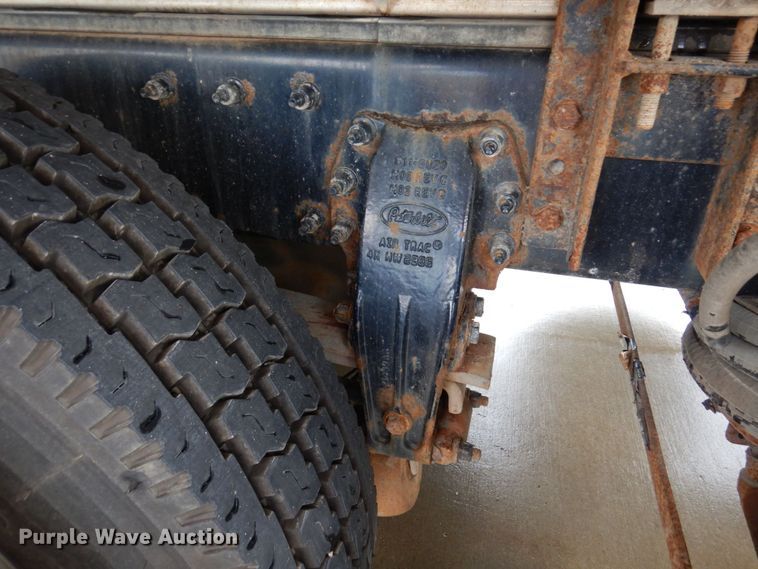 image for item MH9154 2017 Peterbilt 567  vacuum truck