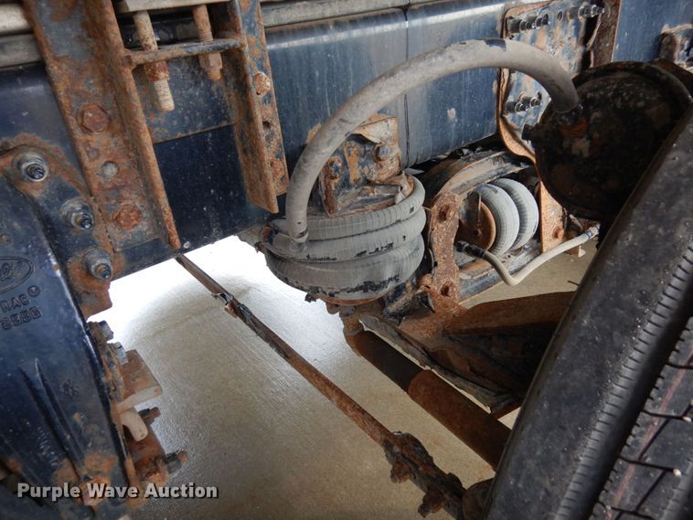 image for item MH9154 2017 Peterbilt 567  vacuum truck