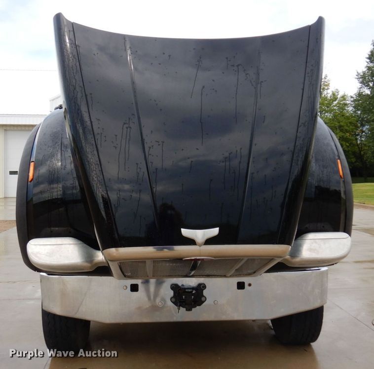 image for item MH9154 2017 Peterbilt 567  vacuum truck