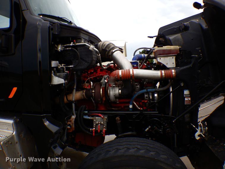 image for item MH9154 2017 Peterbilt 567  vacuum truck