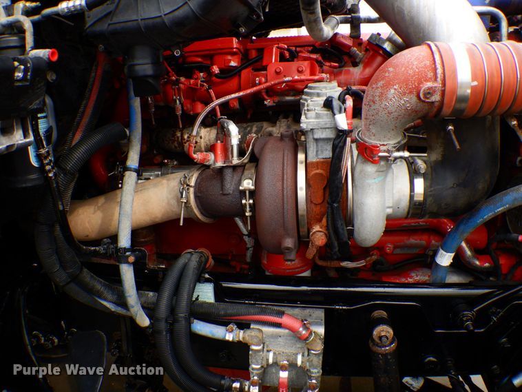 image for item MH9154 2017 Peterbilt 567  vacuum truck