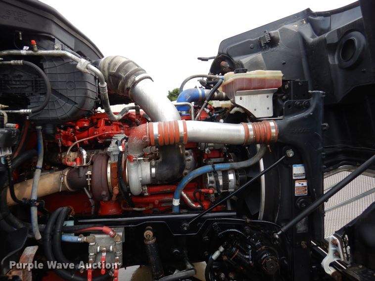 image for item MH9154 2017 Peterbilt 567  vacuum truck