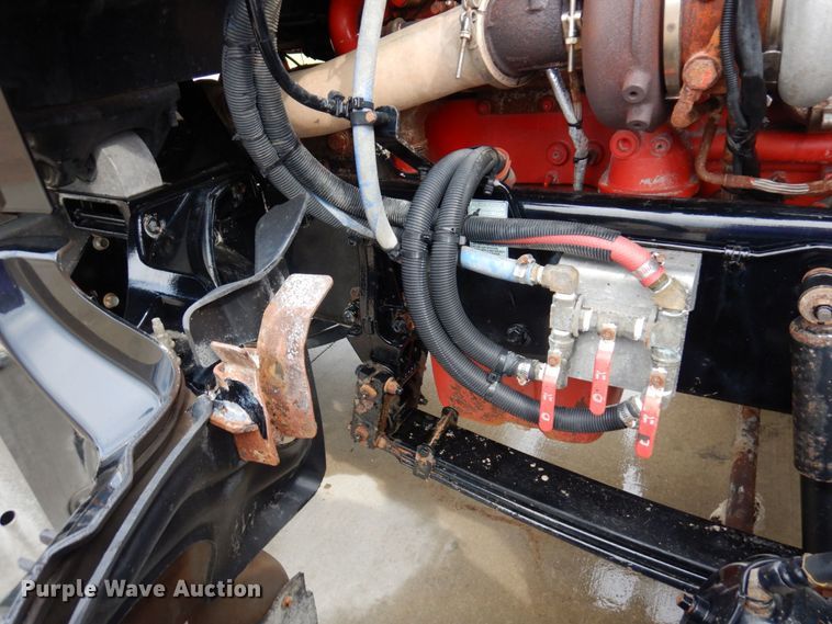 image for item MH9154 2017 Peterbilt 567  vacuum truck